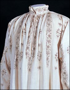 Man's linen shirt, embroidered in black silk c.1585-1620 (courtesy of Fashion Museum, Bath, photo by Brenda Norrish