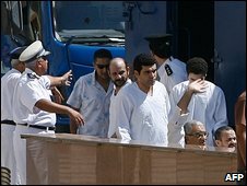 Suspects accused of planning attacks in Egypt for Hezbollah attend court in Cairo (23 August 2009)