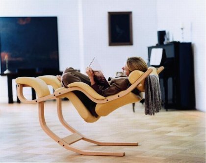 http://www.bugaga.ru/uploads/posts/2010-07/thumbs/1279109654_gravity_reclining_chair_01.jpg