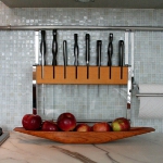 kitchen-storage-solutions-metal-shelves4.jpg