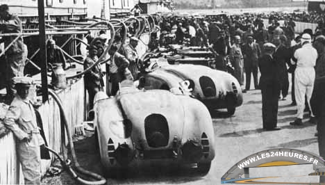 24h lemans 1937 Les Bugatti peu avant le départ