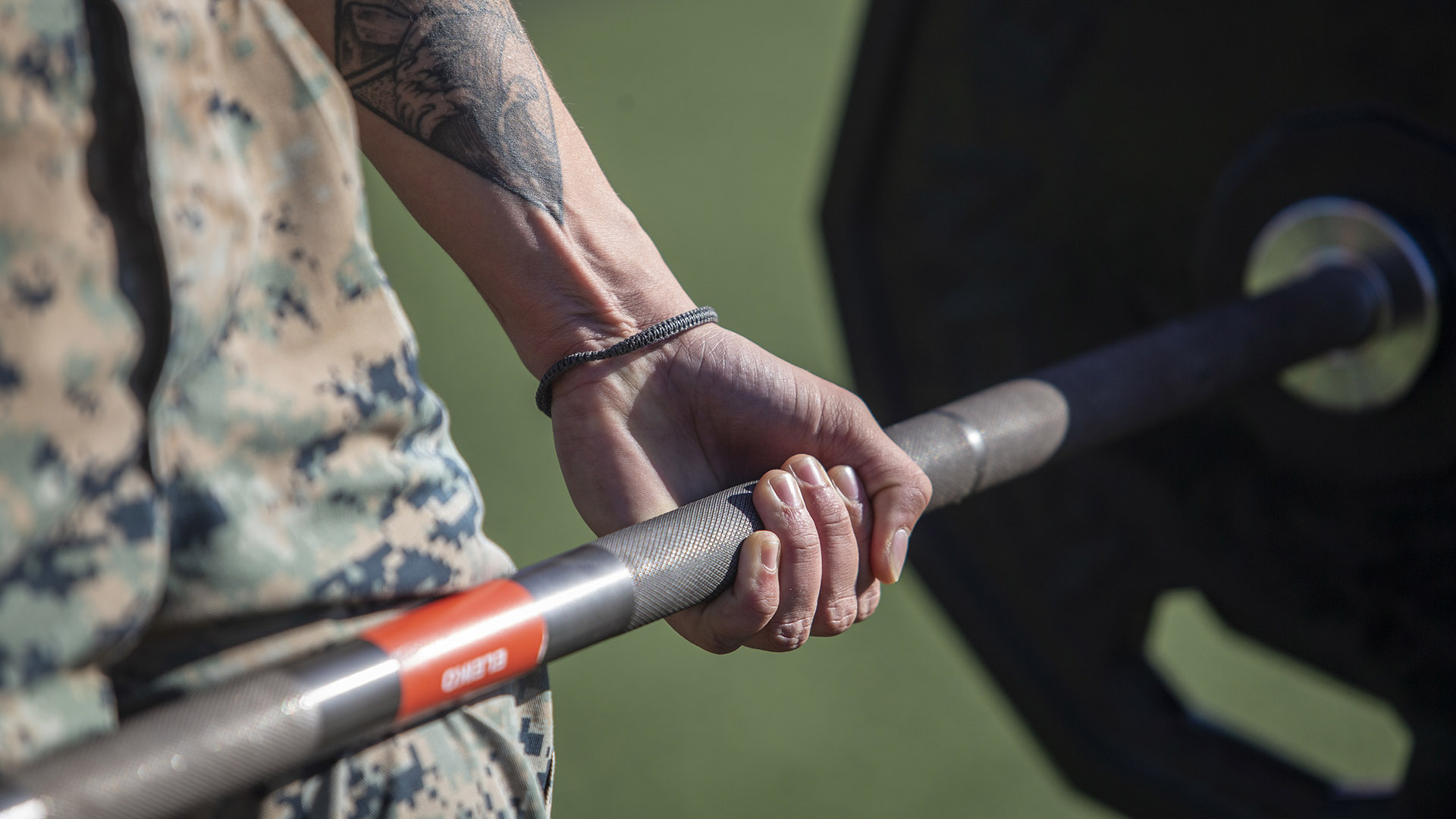 Marine breaks world record in deadlift competition