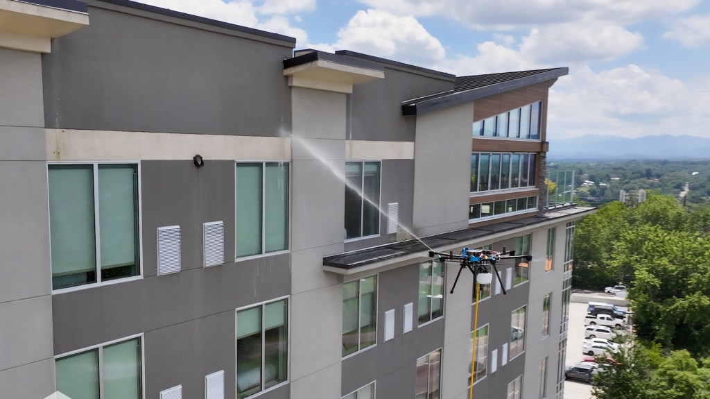 Lucid Bots secures $9M for drones to clean more than your windows
