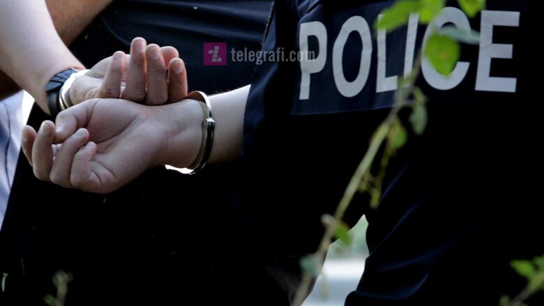 Vodhën vegla pune në shtëpitë e mërgimtarëve, arrestohen tre të mitur në Pejë
