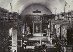 Larinsky Hall of Imperial Public Library Photograph by K K Bulla 1900s.jpg