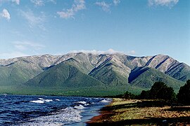 Các ngọn núi ở bán đảo Svyatoy Nos, vườn quốc gia Zabaykalsky