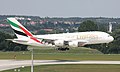 에미레이트 항공 소속 에어버스 A380-800 항공기