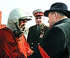 ב-1961 הפך יורי גאגרין לאדם הראשון בהיסטוריה ששהה בחלל, והראשון שחג סביב כדור הארץ.