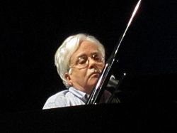 Clare_And_The_Reasons_+_Van_Dyke_Parks_(4660964869)_(cropped).jpg