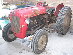 Tracteur Massey Ferguson 35.