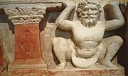 仏教彫刻を支えるギリシャの神、アトラース　ハッダ遺跡　ギメ美術館蔵
