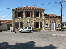 The town hall in Aurensan