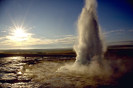 Letusan geyser di Islandia.