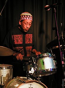 Warren Smith performing in 2008