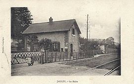 The old railway halt in Jaulzy