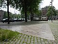Triangle rosa de l'Homomonument a Amsterdam, cisellat amb un vers de Jacob Israël de Haan “Un desig d'amistat fora mesura”[4][5]