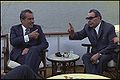 Leonid Brejnev e Richard Nixon discutem a bordo do USS Sequoia em 1973.