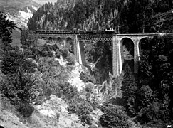 Viaduc de Nagin dans la montée du Lioran