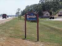 Welcome sign along U.S. 67 .