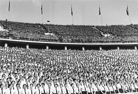 Встреча молодёжных организаций по случаю «Национального дня труда» на Берлинском олимпийском стадионе, 1937