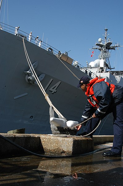 File:US Navy 060418-N-4867S-004 Line handlers help the amphibious transport dock USS Trenton (LPD 14) prepare to get underway, as a part of the Global War on Terrorism Surface Strike Group (GWOT SSG) 06-2.jpg