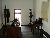 Радна соба Апостолског за време боравка ГШ НОВ и ПОМ у ослобођеном Кичеву септембра 1943. године (данас је уређена унутар музеја)