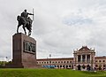 Statuia regelui Tomislav în fața gării