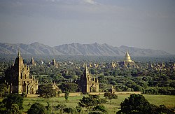 Temples and pagodas in Bagan
