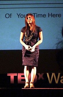 رزنتال speaking at the TEDx Waterloo conference, ۲۵ فوریه ۲۰۱۰