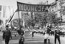 Description de l'image Bundesarchiv Bild 183-11225-0005, Budapest, II. Weltfestspiele, Festumzug, indonesische Delegation.jpg.