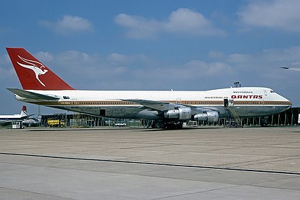 Boeing 747 with "Flying Kangaroo" livery used 1971–1984; note ochre cheatline