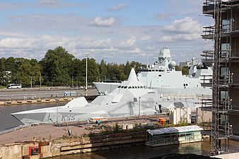 HMS Karlstad (K35) i Aura å i Åbo sommaren 2014.