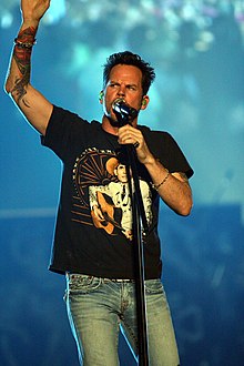 Allan performing in 2007