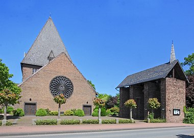 Katholische Christus-König-Kirche mit freistehender Glockenanlage Architekt: Dominikus Böhm, 1936