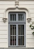 Прозори готског препорода куће на Стради Жан-Луис Калдерон (Букурешт)