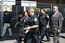 Il procuratore generale della California Kamala Harris in visita al confine tra Stati Uniti e Messico il 24 marzo 2011, per discutere le strategie per combattere i cartelli della droga.