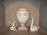 Urn with the ashes of Anna Pavlova