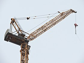 Tower crane with "luffing" jib
