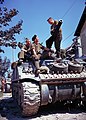 Phi hành đoàn của một chiếc xe tăng M4 Sherman phía nam Vaucelles