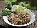 Tam som-o nam pu: spicy Thai pomelo salad with crab extract