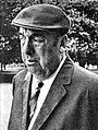 1. Pablo Neruda 1904–1973 Escritor, diplomático y político. Senador, candidato a la Presidencia y Premio Nobel de Literatura.