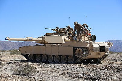 M1A1 Abrams в учебном центре КМП Туэнтинайн-Палмс, Калифорния. 7 марта 2015 года