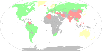 Carte du monde où chaque pays est coloré selon le statut du don de sang des homosexuels.