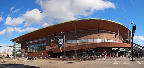 Jyväskylä travel centre by Finnish-British architecture partnership Harris - Kjisik Architects (2004)