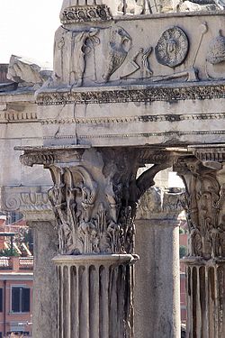 Vespasianustemplets rikt dekorerade fris.