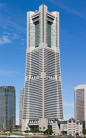 本社が入居する横浜ランドマークタワー