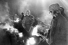 Women metalworkers during the siege of Leningrad