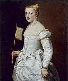 Peinture à l'huile d'une jeune femme pâle avec une robe claire montrant un laçage parallèle sur le devant de son bustier