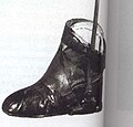 塔列朗著名的矫形鞋，今藏于瓦朗赛城堡
