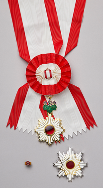 Grand Cordon of the Order of the Rising Sun (1st class)